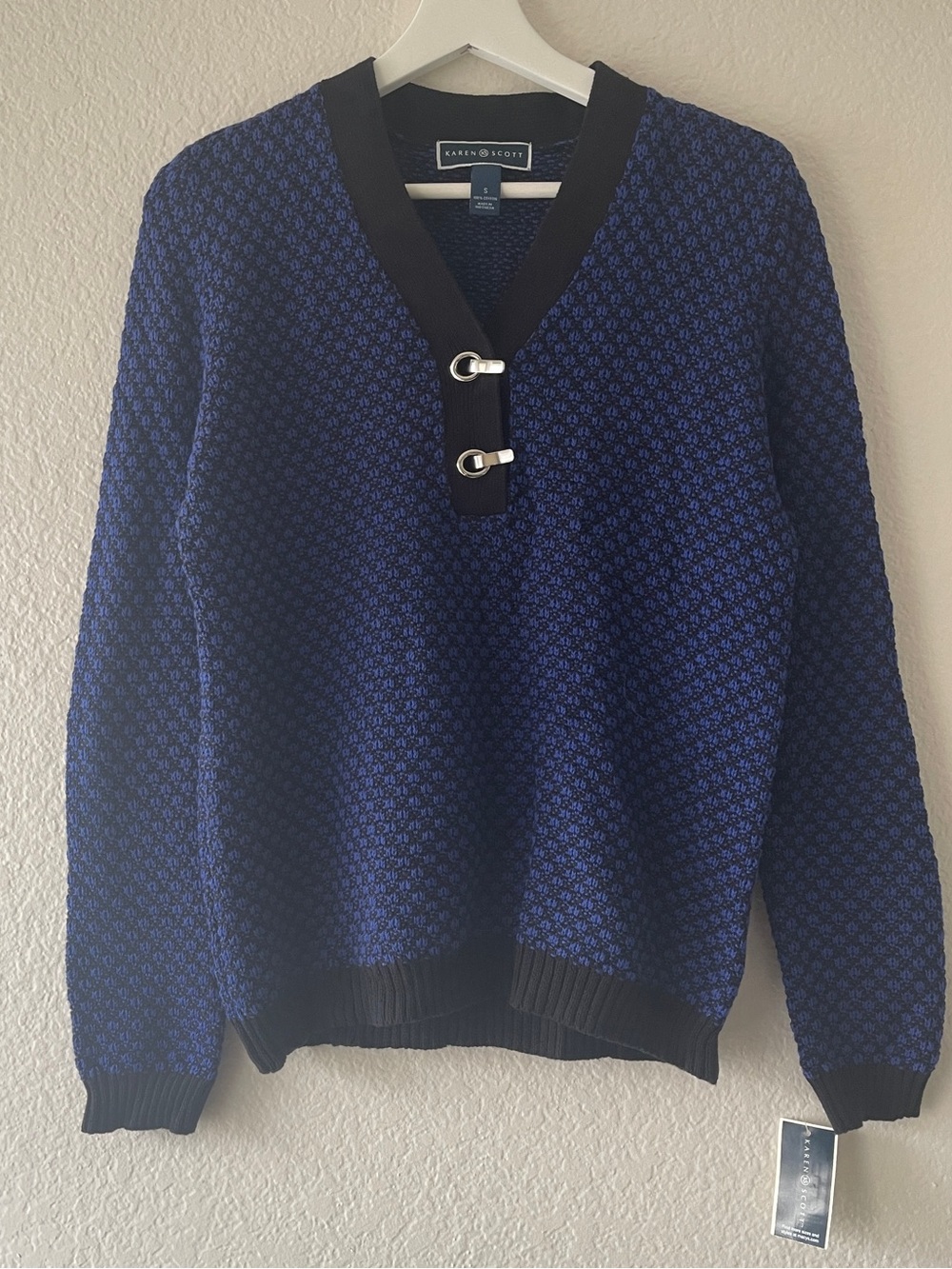 Karen Scott Women’s Blue and Black V-Neck Knit Sweater with Toggle Closures